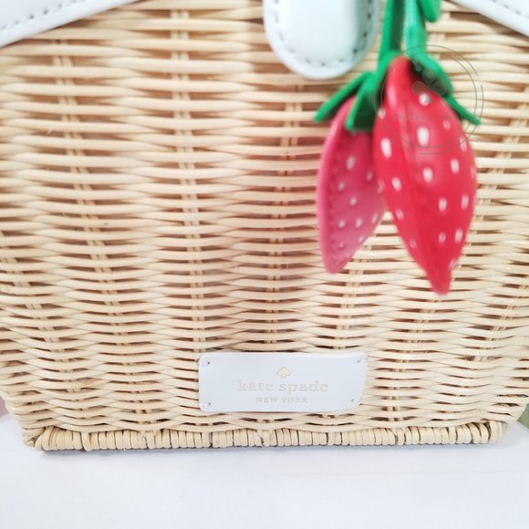 MAKE AN OFFER Kate Spade Picnic in the Park Strawberry Natural Wicker NWOT - Picture 2 of 4
